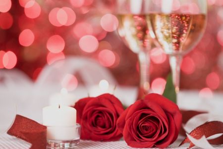 Hotel*** Folwark Stara Winiarnia - Prezent na Dzień Kobiet - weekend dla zmysłów!