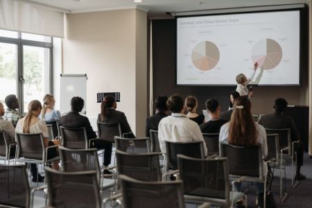 Konferencje - Szkolenia w Wiosennej Odsłonie